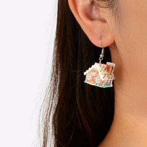 MODCLOTH HOLIDAY GINGERBREAD HOUSE EARRINGS 1